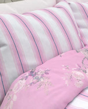 Load image into Gallery viewer, Belvedere Printed Fuchsia Duvet Cover