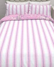 Load image into Gallery viewer, Belvedere Printed Fuchsia Duvet Cover