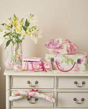 Load image into Gallery viewer, Gosford Wash Bag
