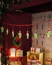 Load image into Gallery viewer, Felt Mistletoe Bunting
