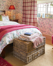 Load image into Gallery viewer, Lemington Cranberry Throw
