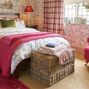 Load image into Gallery viewer, Lemington Cranberry Throw
