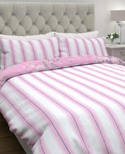Load image into Gallery viewer, Belvedere Printed Fuchsia Duvet Cover
