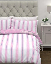Load image into Gallery viewer, Belvedere Printed Fuchsia Duvet Cover
